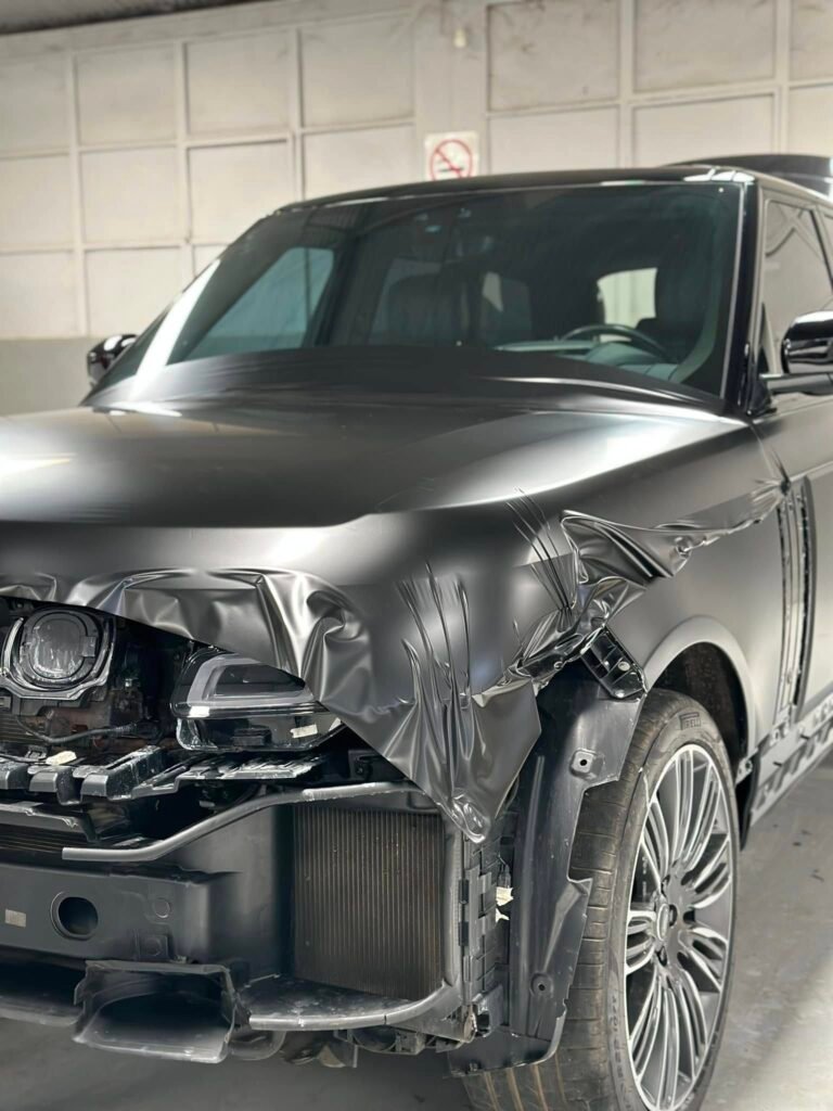 Raccord peinture voiture : retrouver la teinte exacte d’une pièce